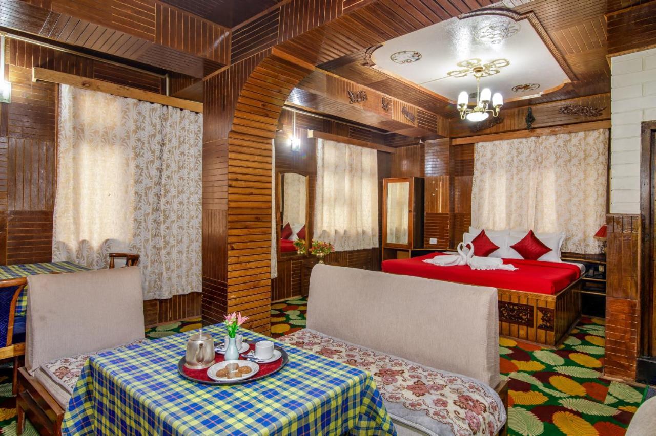 Montis Soyang Premium Heritage Hotel Gangtok Εξωτερικό φωτογραφία